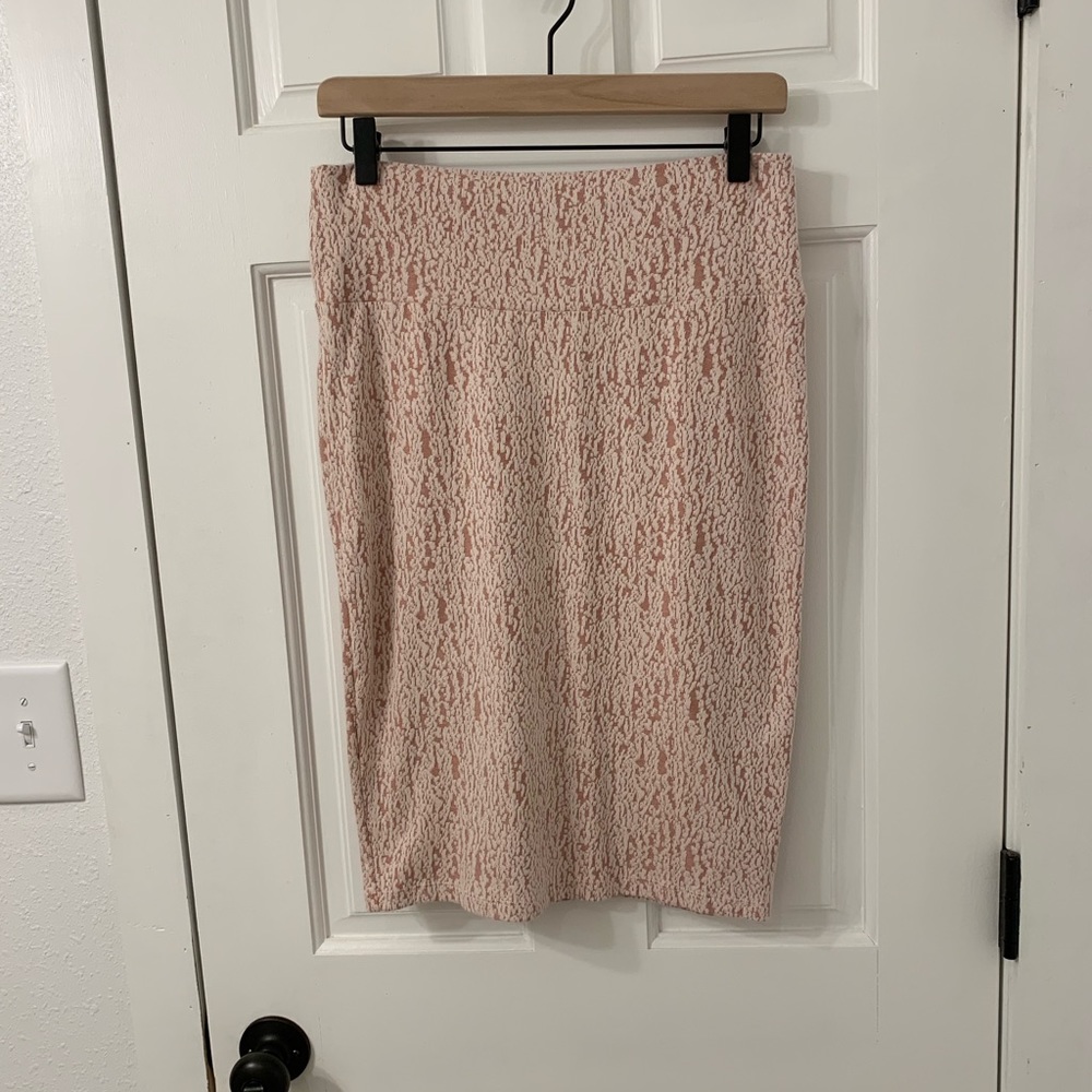 LIKE NEW LuLaRoe Cassie Skirt Size S